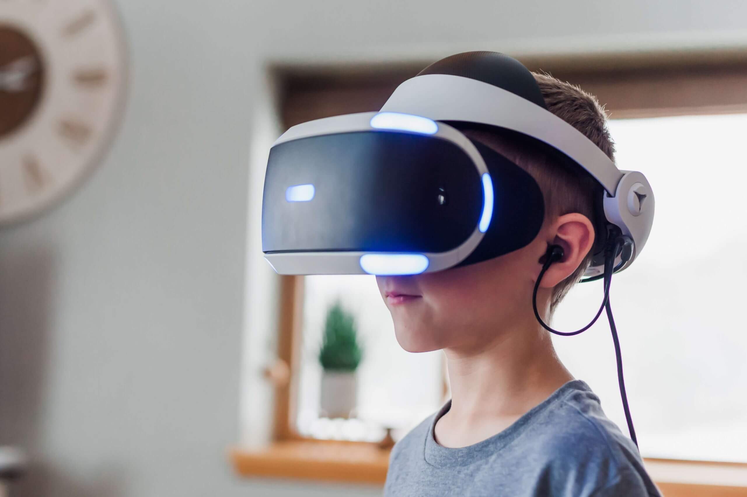 Avec la réalité virtuelle, les élèves ont accès à de nouvelles expériences éducatives.
