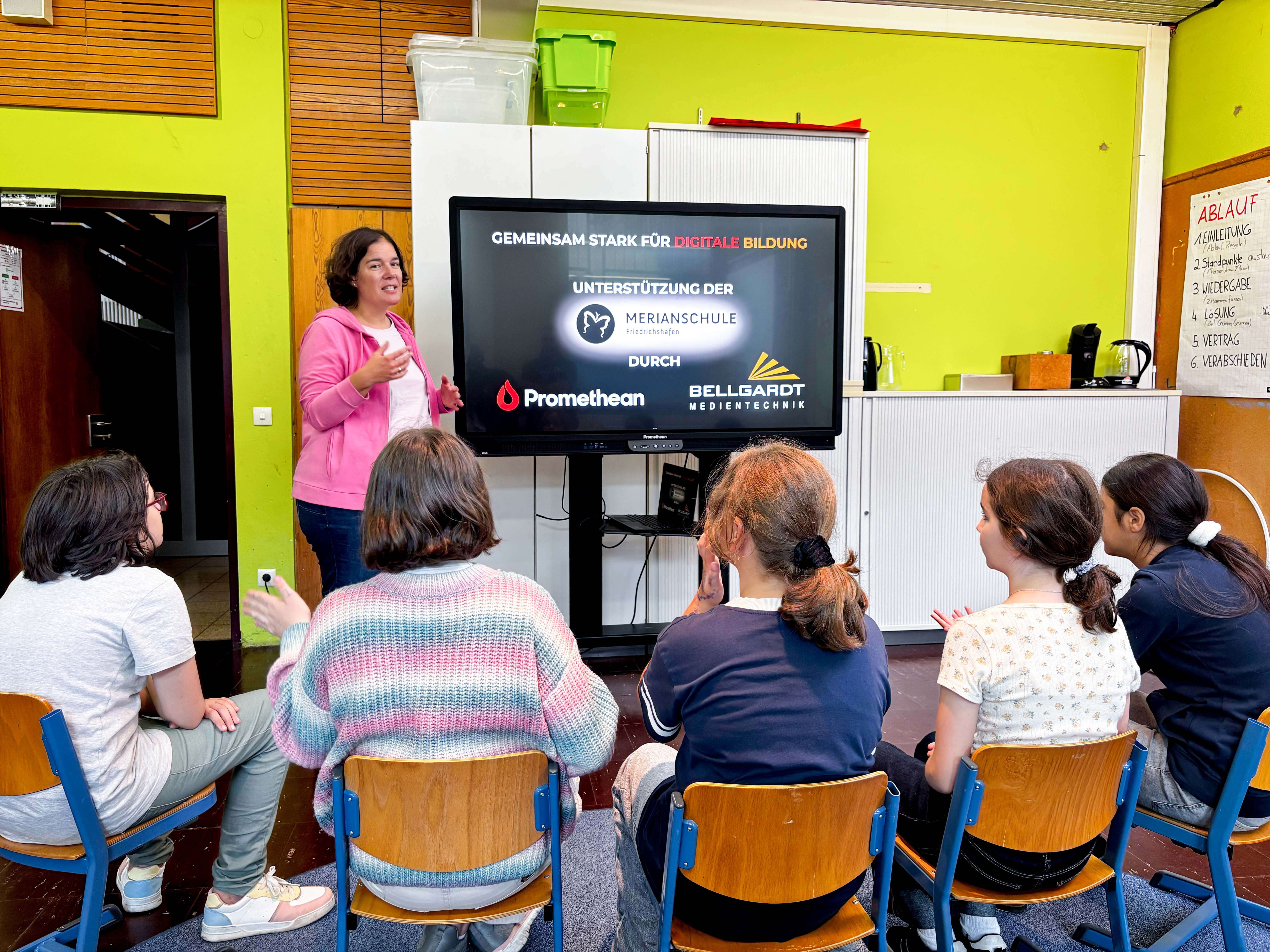 schulischen Aktivitäten wie SMV-Sitzungen, Sozialtrainings oder der Ausbildung von Streitschlichtern und Schulsanitätern.